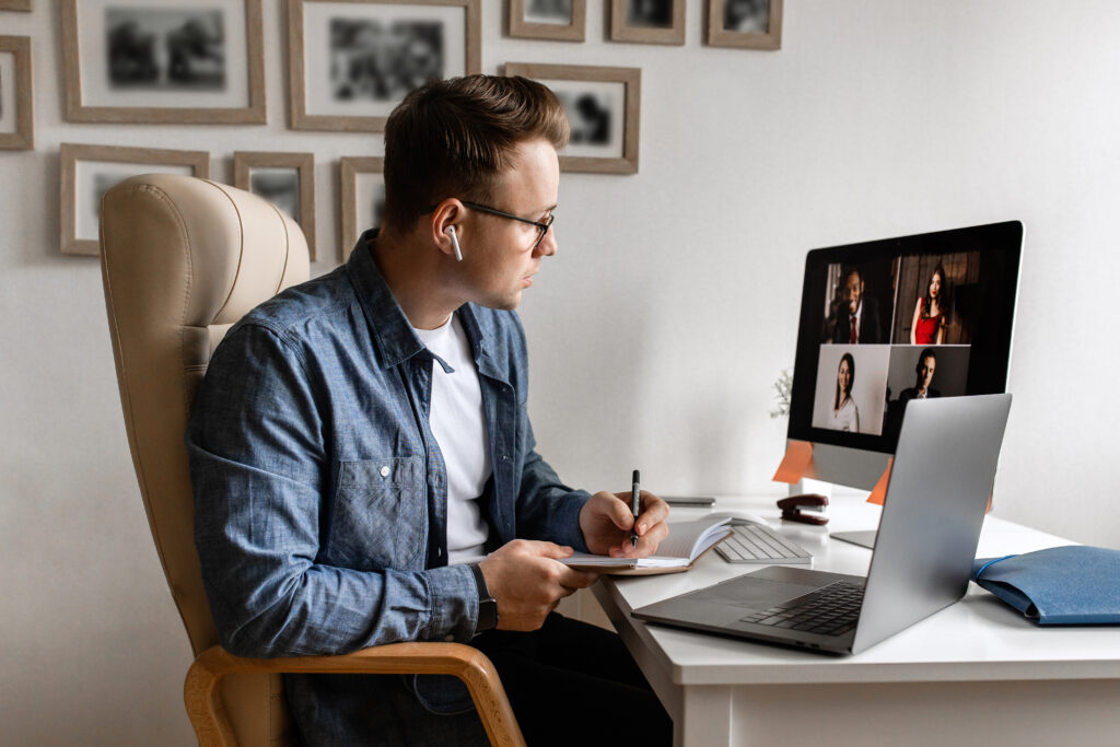 Hosted Desktops vs VPN: Which Is the Safer Choice for Remote Teams? 